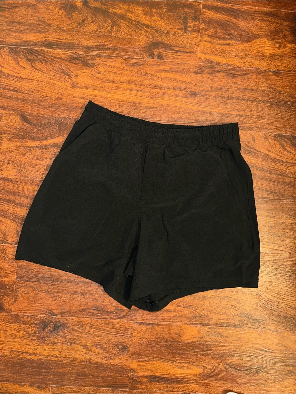 lululemon pace breaker shorts 5” men’s size Medium